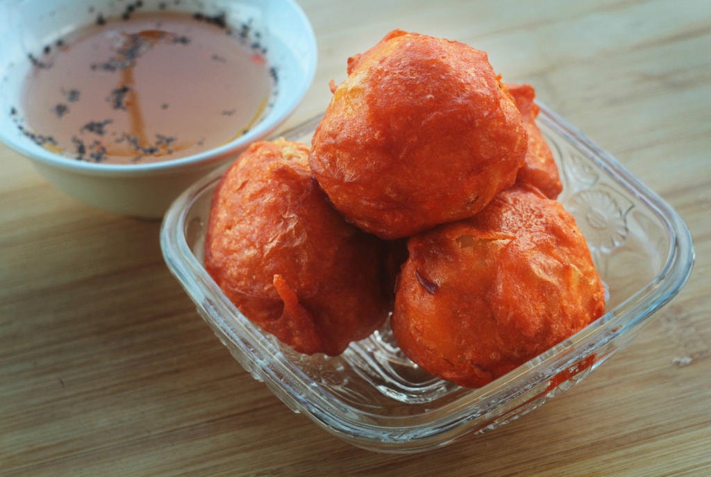 Ready-to-eat-kwek-kwek-in-bowl.